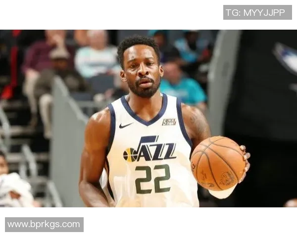 赫伯特琼斯的篮球之路与奋斗精神的启示